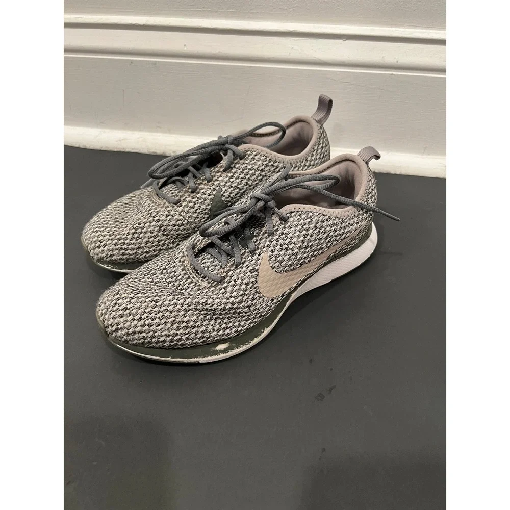 Nike Sneaker Boys Dualtone Racer GS Kids 3.5Y Gray Running Shoes Play Softknit
